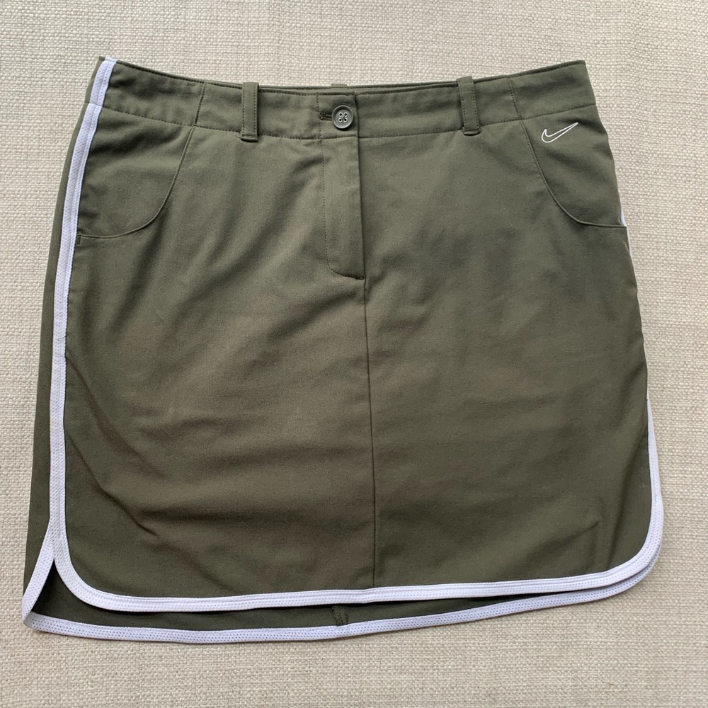 COPY - Nike Golf Green Women’s size M Dri-fit skirt with attached shorts undern…
